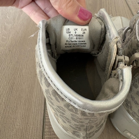 Sperry Toddler Girl Gray Leopard Print Saltwater Boots - Picture 5 of 7